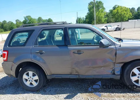 2012 Ford Escape Xls z USA, uszkodzony, nr VIN 1FMCU0C70CKC27722